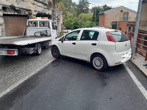 Modica Incidente Autonomo In Via Nazionale Illeso Conducente Radio