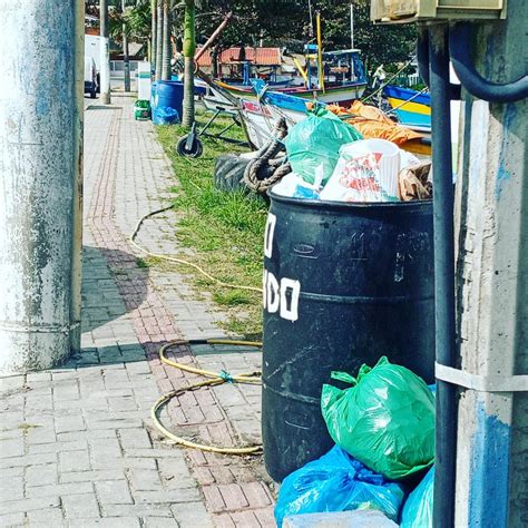 Novamente Moradores Da Praia De S O Miguel Reclamam De Lixo Que