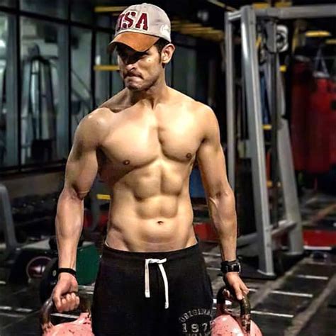 Bigg Boss 11 Priyank Sharma S Shirtless Pictures Prove He Is The Stud