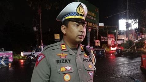 Update Arus Lalu Lintas Libur Imlek Ribu Kendaraan Masuk Ke