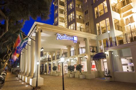 Radisson Blu Hotel Waterfront | Rates & Prices | Safari Travel Plus