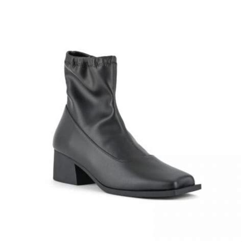 Issey Miyake Un Aj Stem Short Boot Blackunited Nude