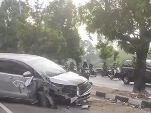 Kecelakaan Tunggal Di Kalasan Sleman Hari Ini 3 Agustus 2023 Mobil