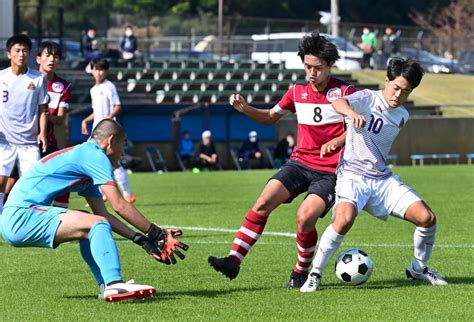 神戸新聞next｜映像・写真｜写真特集 最新｜兵庫県高校サッカー選手権 準々決勝（1）兵庫県高校サッカー選手権 準々決勝（1）