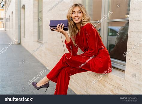 5128 Velvetsuit Images Stock Photos And Vectors Shutterstock