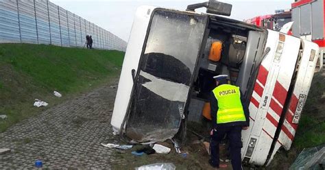 Wypadek autokaru na autostradzie A2 18 osób rannych To obywatele