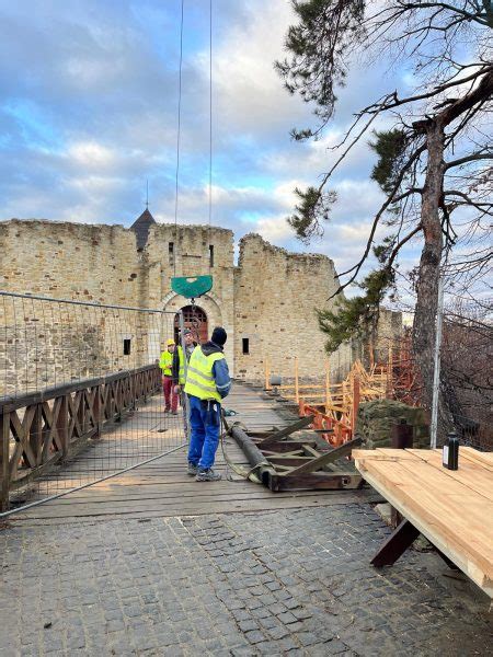 FOTO Podul de acces în Cetatea de Scaun a Sucevei a fost ridicat