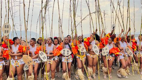 Umkhosi Womhlanga 2022 The Zulu Maidens Reed Dance At Enyokeni Royal Palace Youtube