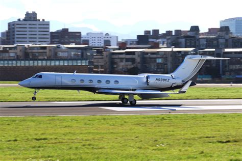 Bank of Utah Trustee Gulfstream Aerospace G V N598KZ 台北松山空港 航空フォト by