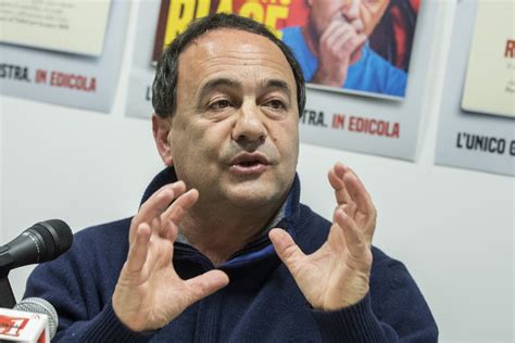 Con Mimmo Lucano La Legge Non Eguale Per Tutti Il Manifesto