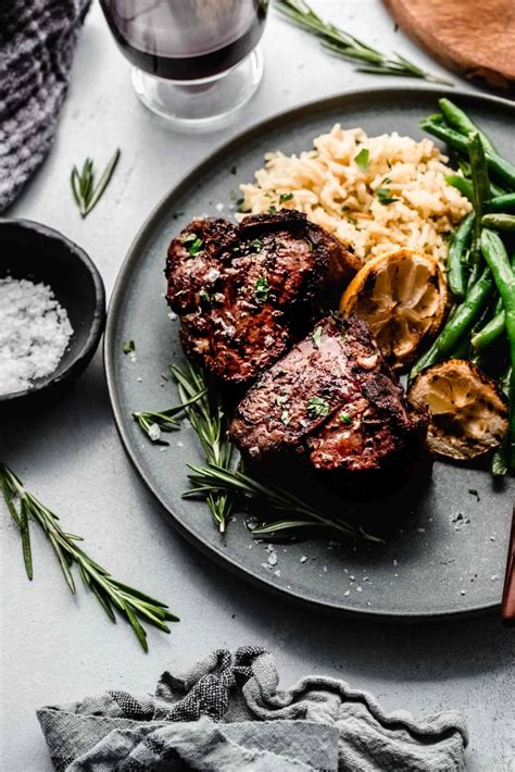 Marinated Lamb Chops With Rosemary And Garlic