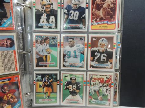 Binder Full Old Football Cards