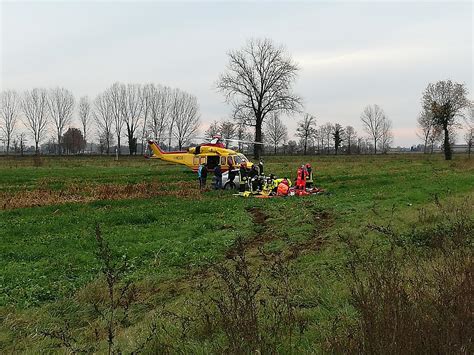 Incidente A Turano Auto Sbanda E Finisce Fuori Strada Quattro Feriti