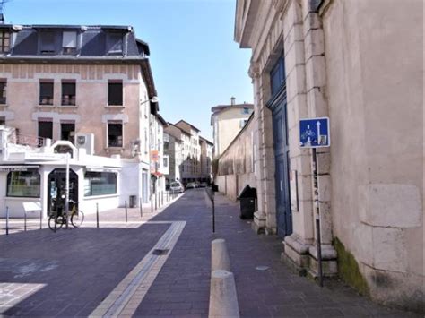 Grenoble un blessé dans une fusillade dans le quartier de l Alma