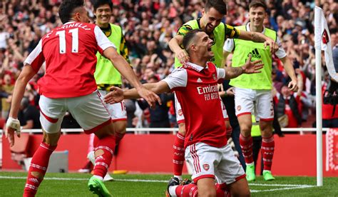 Arsenal derrota al Tottenham en el derbi del norte de Londres y es más