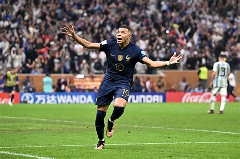 Bilan EdF Benzema Mbappé le Mondial Deschamps la saison