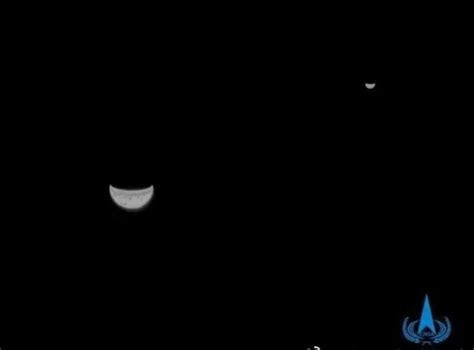 Zhurong Rover Shot a Photo of the Earth with Moon in Same Frame : r/moon