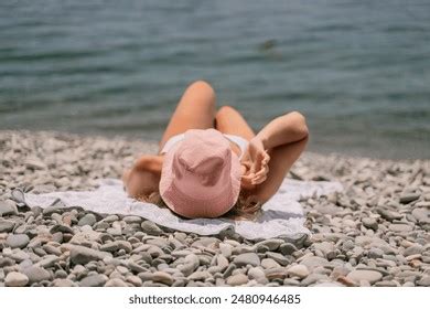 Woman Wearing Pink Bikini Laying On Tropical Beach Images Stock