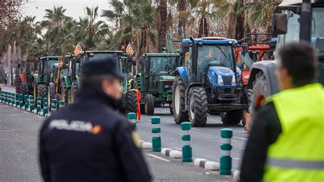 Landesweite Proteste Landwirte in Spanien protestieren für höhere Preise