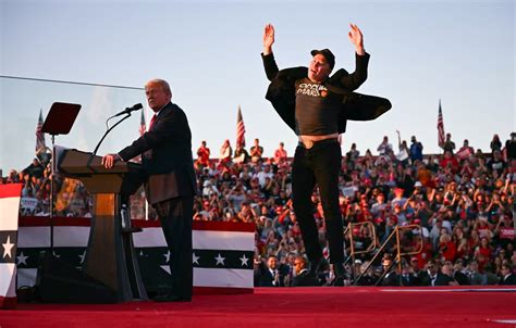 Elon Musks Photo From Trumps Rally Has The Internet In Hysterics