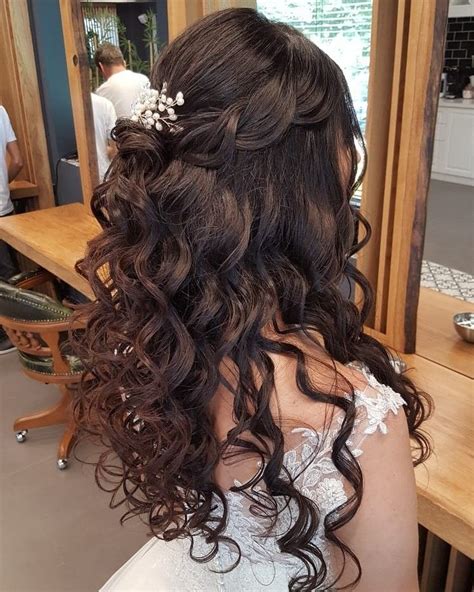 Hairstyles For Quinceaneras With Curly Hair