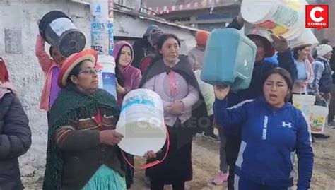 Huancayo Con Baldes Pobladores De Echadero Protestan Por Falta De Agua