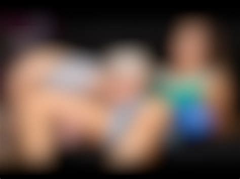 Fitness Turns Into Lesbian Pissing Session Vidéos Porno Gratuites YouPorn