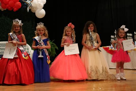 Edmonson County Fair Beauty Pageants 2022 Cheani Schroeder Named Miss