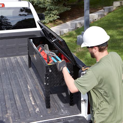 Northern Tool Sidebed Flush Mount Truck Tool Box — Aluminum Gloss