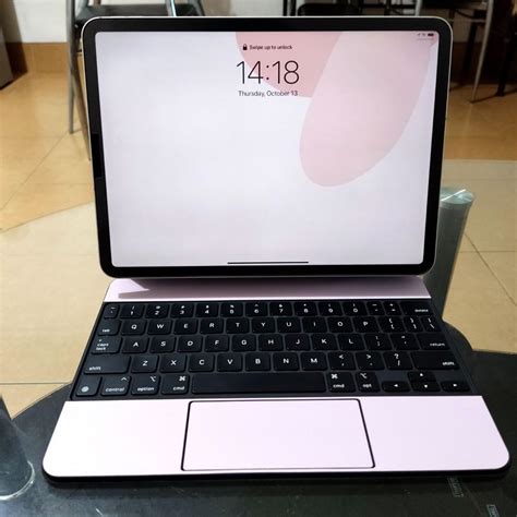 iPad Pro 11-inch 2020 Magic Keyboard + FREE Pink Skin, Mobile Phones ...
