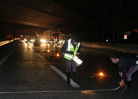 Muore Un Operaio Travolto Da Un Auto Dramma Del Lavoro Sul Raccordo