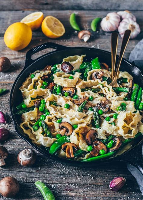 Pasta Primavera With Asparagus And Mushrooms Vegan Bianca Zapatka