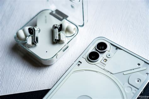 Nothing Phone 1 图赏：谁会拒绝这机能风满满的设计呢？手机太平洋科技