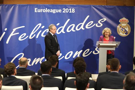 El Real Madrid celebra en Cibeles su décima Copa de Europa de