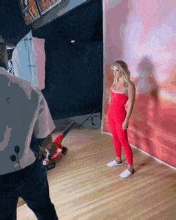 Madelyn Cline - Photoshoot BTS : r/MadelynCline