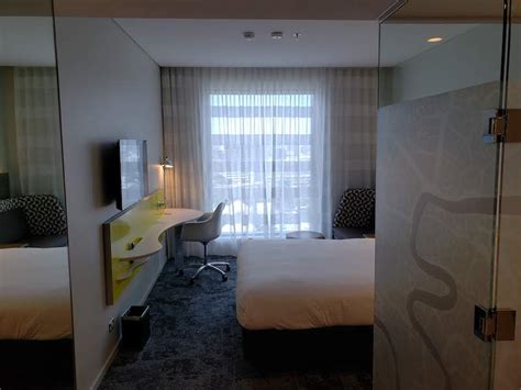 Holiday Inn Express Brisbane Central Review | SingleFlyer