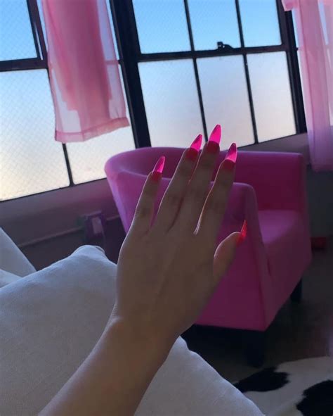 Très She on Instagram Guess whats back in stock Our iconic jellies in SWEET CHEEKS HOT