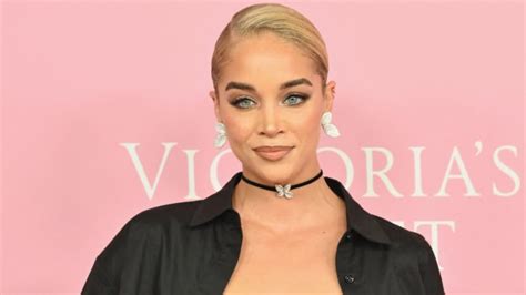 Jasmine Sanders Flaunts Super Sculpted Figure In Latest Naked Dress Trend