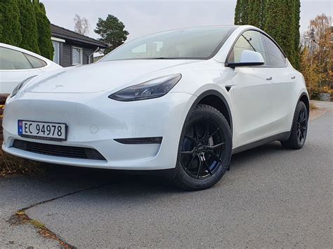 Tesla Model Y Og Y P Vinterhjul Og Felger Opp Til Km Mer