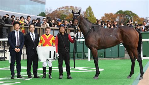 キズナ産駒ジャスティンミラノが2番手から抜け出し白星発進 友道師は通算700勝達成／新馬戦 2歳馬特集 競馬写真ニュース 日刊スポーツ