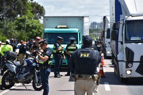 PRF lança Operação Rodovida 2022 2023 no Paraná O Presente