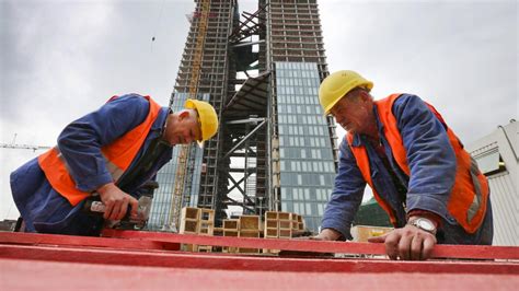 Fachkräftemangel Zeitarbeitsfirmen rekrutieren immer mehr Ausländer WELT