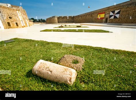 Plaza de Armas de las murallas reales Ceuta En el norte de África