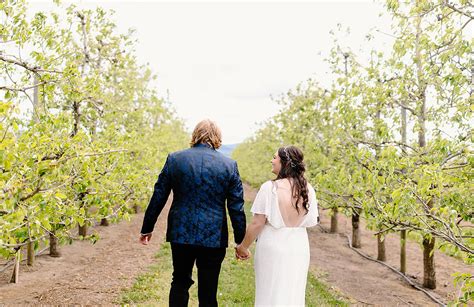 A Wedding At The Orchard Hood River