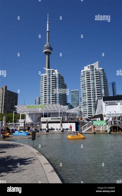 Toronto Cn Tower Waterfront Stock Photo Alamy