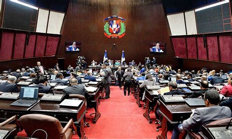 Diputados aprueban proyecto de ley que elimina cobro de reinscripción