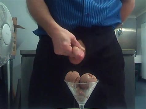 Schokoeis Mit Sahne Gay Man Porn XHamster