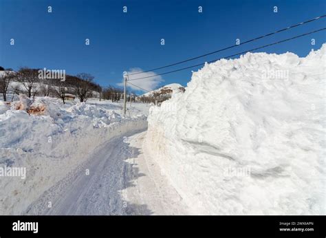 Driving In The Winter Roads With Snow Precautions While Driving