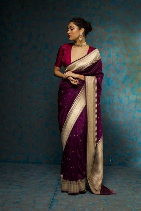 Pin By Sunday Hues On My Favs Saree Designs Party Wear Indian