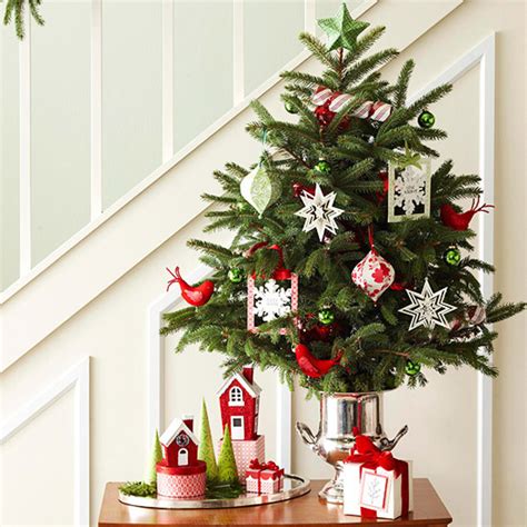 20 Simple Christmas Tree Display For Small Spaces Home Design And